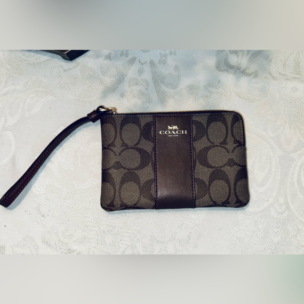 NWOT Coach Corner Zip Wristlet in Brown Leather and Signature Canvas